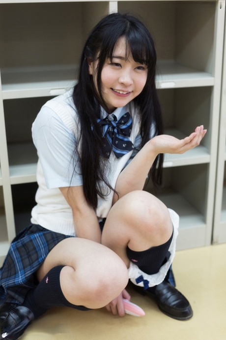 Japanese schoolgirl takes an open mouth cumshot during oral sex with a teacher 69664073