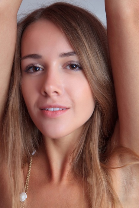 Sexy teen Lina Diamond home alone does the naked romp in the foyer 47675675