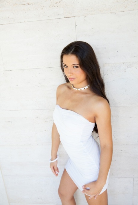 Hot brunette Mira Cuckhold crosses her legs before giving a blowjob 35222134