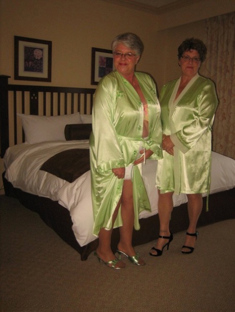 Fatty mature Girdle Goddess & her horny friend stripping to lick hard nipples 97330854