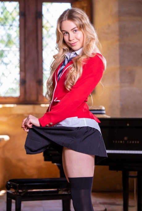 Gorgeous blonde student Alecia Fox seduces her her robed instructor 51359466