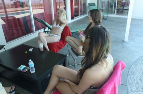 A group of girls get surprised by a guy shooting jizz all over them 22675895