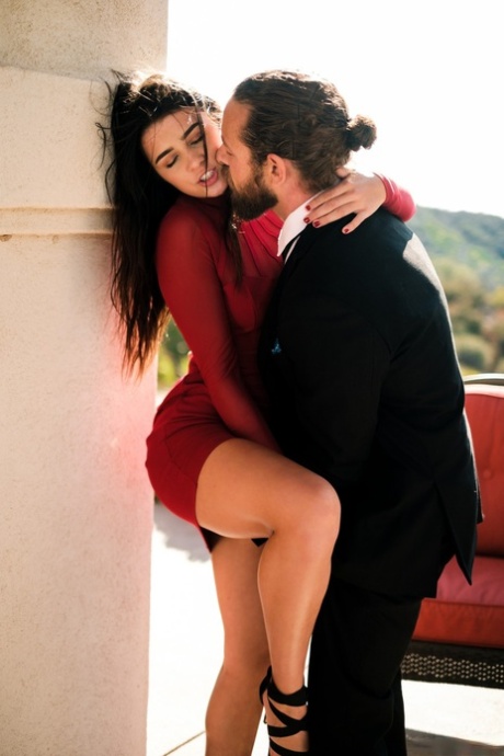 Brunette teen Kylie Rocket licks cum from her man's belly after outdoor sex 42672870