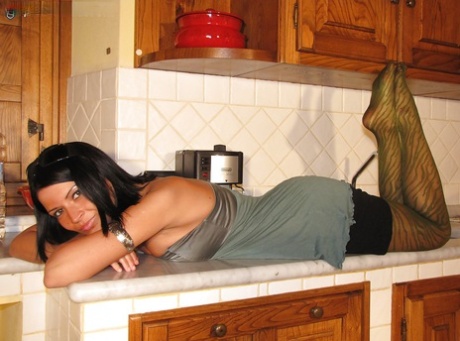Damn hot brunette Barbara showing her foot fetish passion 30041918