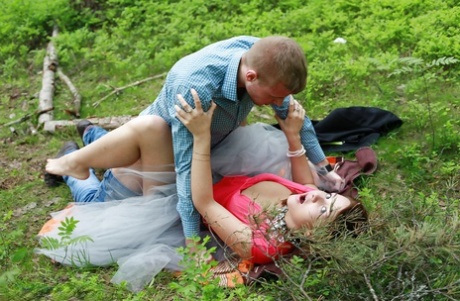 European redhead Mila Snow giving outdoor bj before hardcore cum eating 32983325