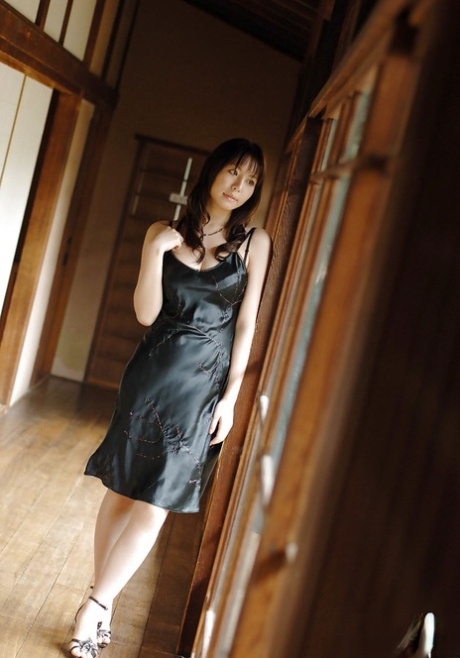 Sweet asian babe Ai Takeuchi stripping and exposing her tempting curves 46606622