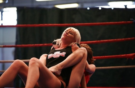 Craxy lesbians have a catfight ending in sensual pussy lick 20832593